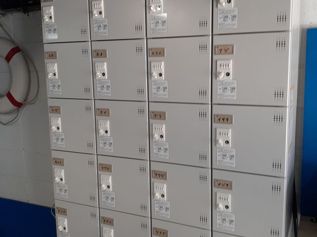 貴重品は、ダイヤル式ロッカーで管理_シーマンズビーチ