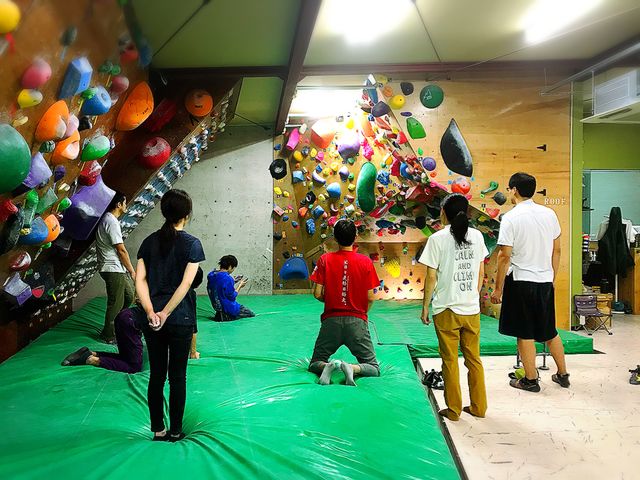 climbing gym THREE PEAKS