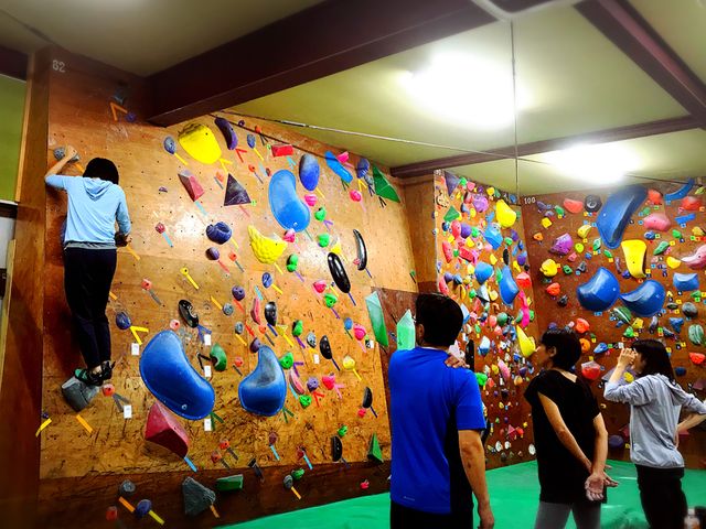 climbing gym THREE PEAKS