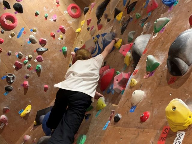 女性にも優しい課題がたくさん!_CAMP & CLIMBING FREAKY