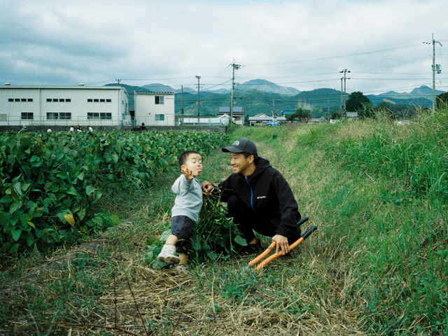 親子で枝豆狩り!_丹波ふるさと村