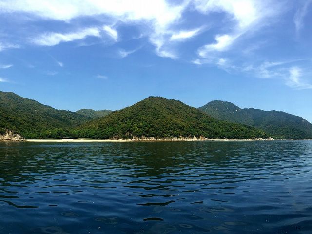 自然豊かな宮島南側_HANAIKADA 宮島海景散策 毛利丸