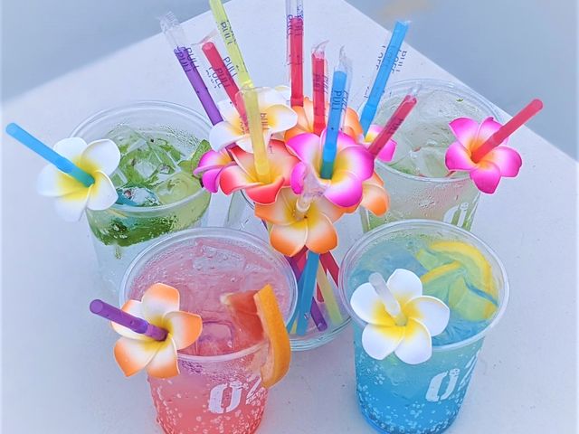 併設カフェの映えドリンク_ワニベース BBQ