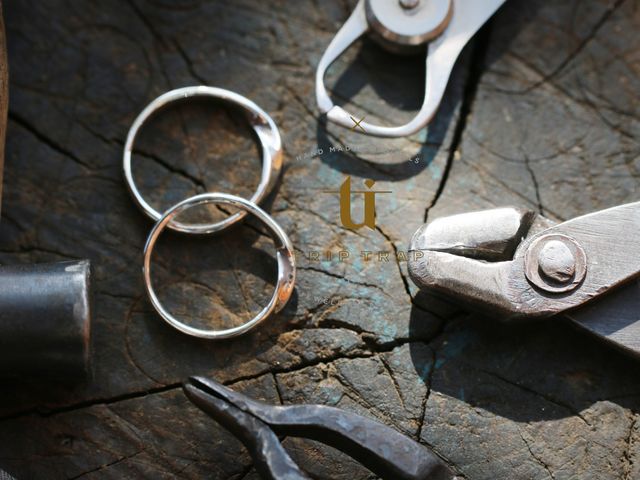 【リングサンプル】 指輪のベースの形、幅、アレンジ、表面仕上げ、刻印をカウンセリングしてお好みのデザインを選んでいただきます。_Trip Trap