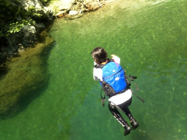安全な場所での飛び込みもどうぞ!_自然体験/まつさか香肌峡 i sierra