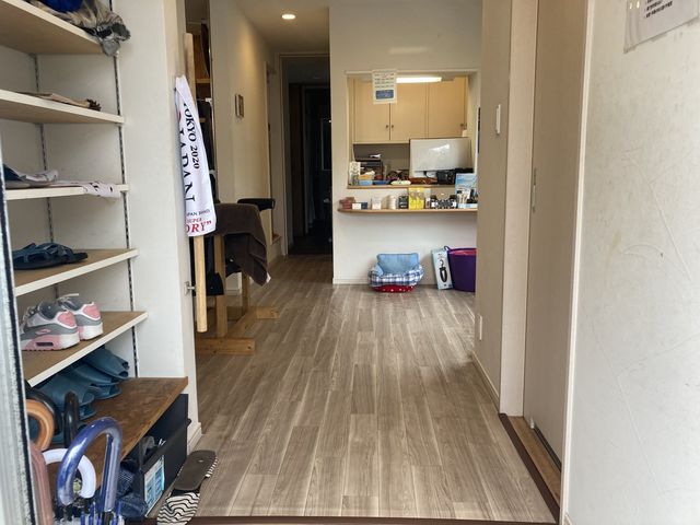 店内入り口_WATER DOOR サーフィンスクール
