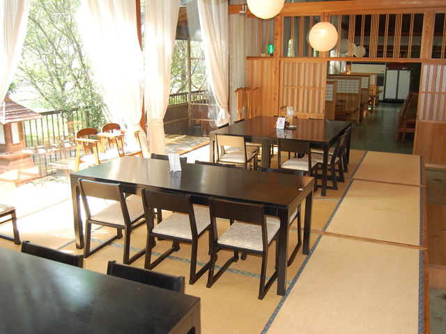 お座敷個室も完備_西の屋グループ 美作店