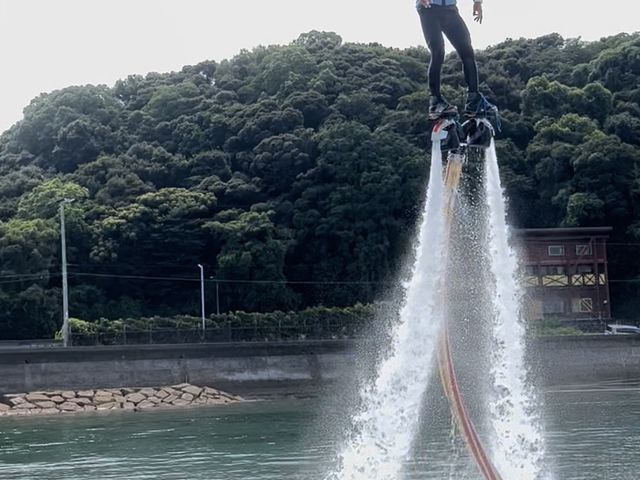 人気のフライボード..._マリンスポーツ リアルガチ
