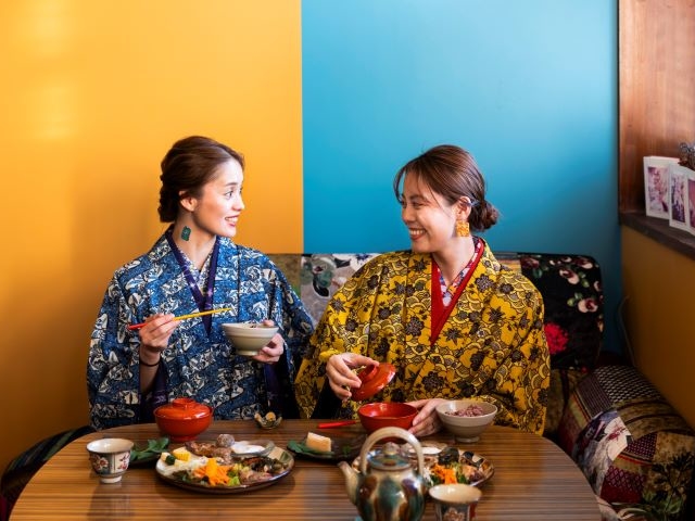 飲食可能!【首里彩ごはん うない】島野菜・肉・魚を活かした創作沖縄料理のランチ。琉装を着て首里の探索が楽しいね〜♪_沖縄琉装苑