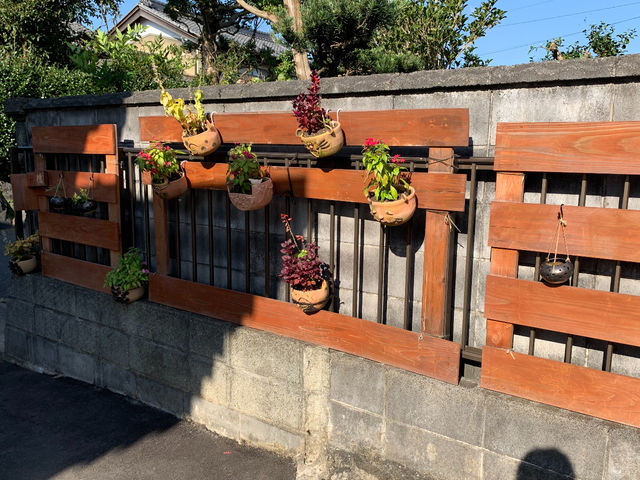 駐車場あります!
こちらが目印です(^ ^)
3台停められます。_槐・陶芸・布小物