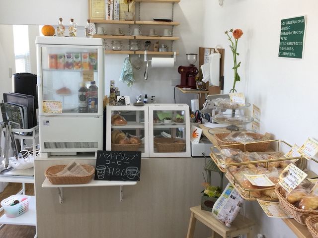 店内レジ前です_桜島コーヒー&ベーカリー