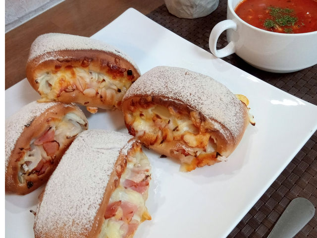 料理&パンが同時に学べるレッスン!
トマトクラムチャウダ&ベーコンオニオンブレッドを1時間で作る時短レッスンです!_ららキッチン