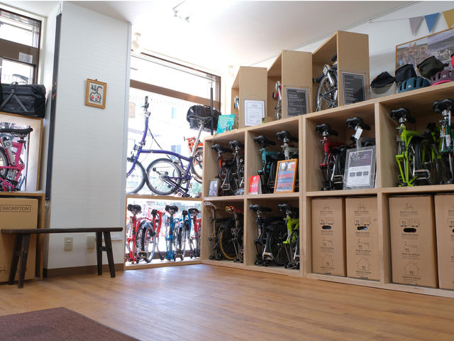 店内でレンタルのご説明をいたします_街の自転車屋さん believe