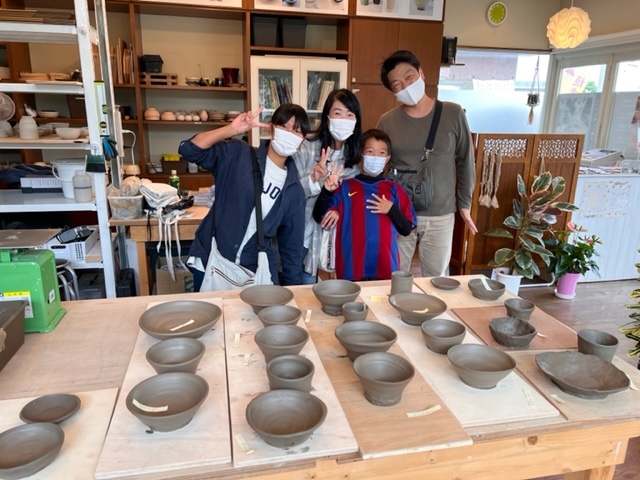 ご家族で初めての陶芸体験♪_うつわ工房 土の間