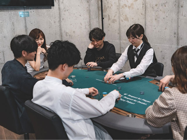 真剣な雰囲気のトーナメントも楽しめます!_アミューズメントカジノ ResPo