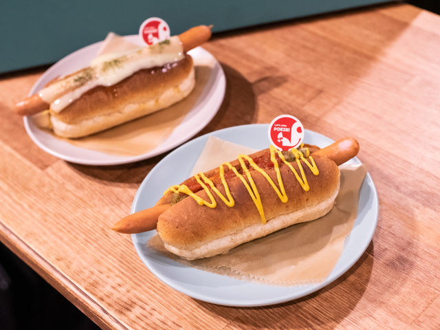 当店の名物はホットドッグ!
リピーター続出の逸品です!_アミューズメントカジノ ResPo