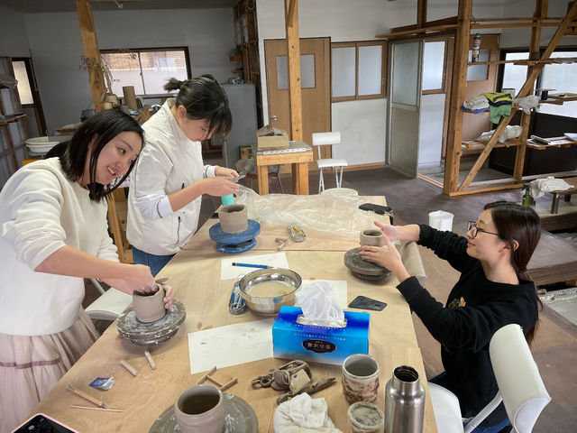 陶芸経験者
陶作の様子
女子会_k art
