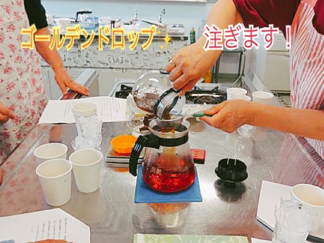 体験実習中_tea salon スカーレット