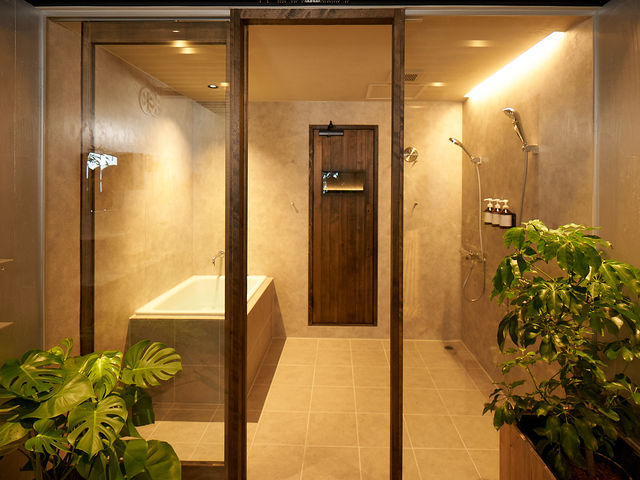 奥からサウナ室・水風呂・休憩スペースと一つの導線で繋がっています。_SAUNA&co