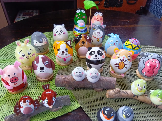 たまごのカラで作ったハロウインの作品です。_たまごの学校