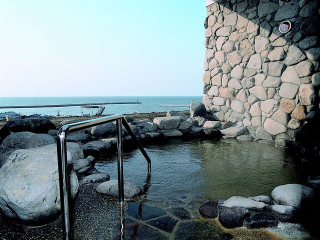 屋外露天風呂(男女日替り)_とままえ温泉ふわっと