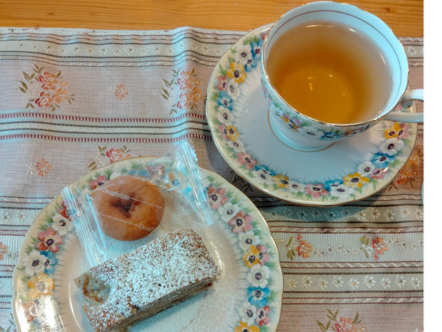 レッスン後のティータイムでは、美味しいお茶やお菓子をお召し上がりいただけます。(写真はイメージです。)_着付け教室 ゆき椿