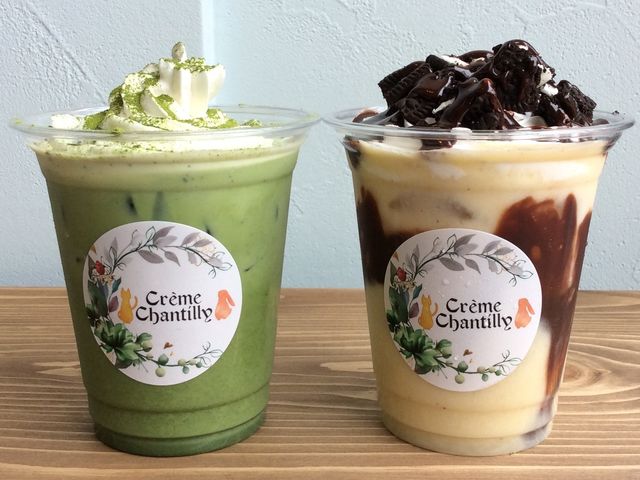 京都の抹茶の抹茶ラテとバナナチョコミルク_猫とうさぎのカフェ クリームシャンティ