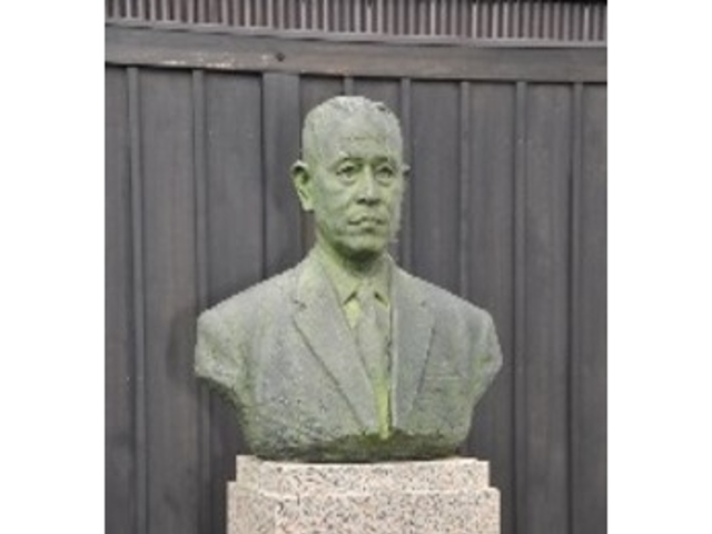 創設者 伊東充像_伊東近代美術館