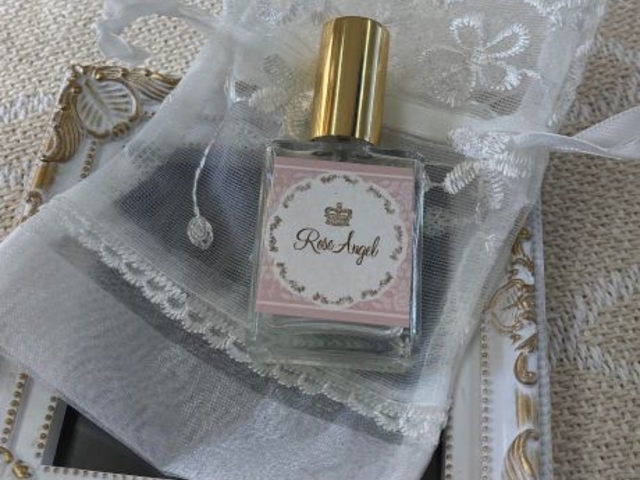世界に一つだけのアロマ香水をお作りします。_花と香りのアトリエRoseAngel