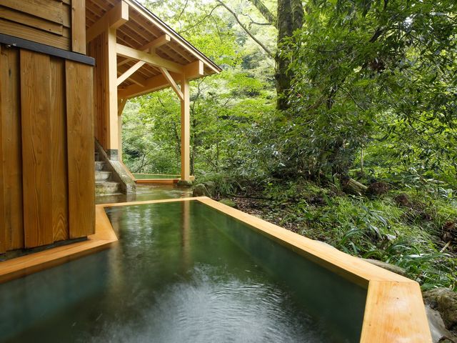 「湯畑」内女性専用エリアには湯舟が2つございます_山中温泉 湯畑の宿 花つばき