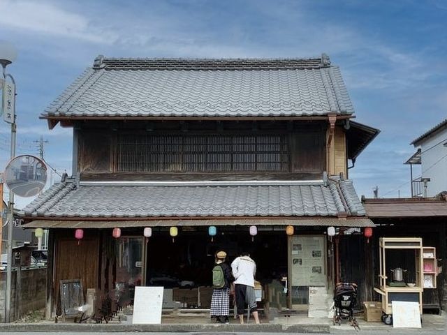 旧渡辺金物店、古民家レンタルシェアスペース『八百宿』(やおやど)内にてゆったり体験_型紙てらす