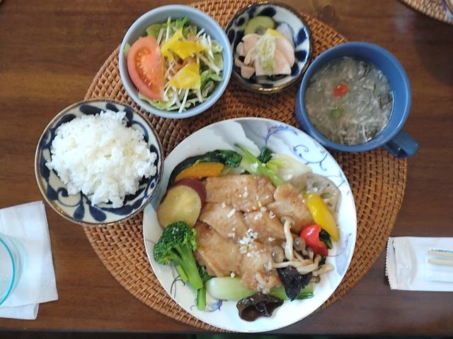Cafe R