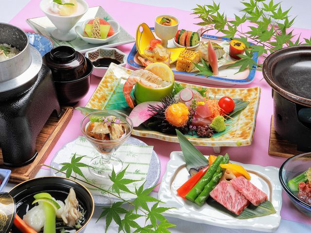 瀬戸内食材をふんだんに使用した会席_KKR道後ゆづき(国家公務員共済組合連合会道後保養所)