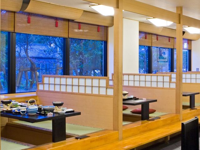お食事会場にてご準備いたします。_KKR道後ゆづき(国家公務員共済組合連合会道後保養所)