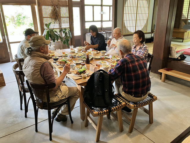 築85年のカフェ店内。元はしょう油醸造所の店舗(兼居宅)でした。_Chez 利太郎 シェリタロウ