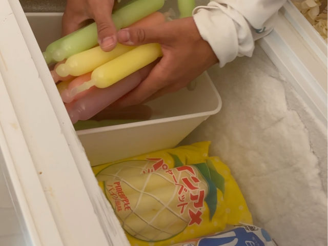 ポッキンアイスも食べ放題!
サウナ室の中で食べるポッキンアイスは格別です!_SAUNA Soco.