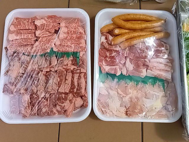 地元の精肉店さんのお肉をご提供いたします♪
(写真は5人前)_さくら家