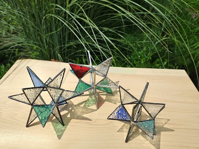 ステンドグラス紫光の写真1