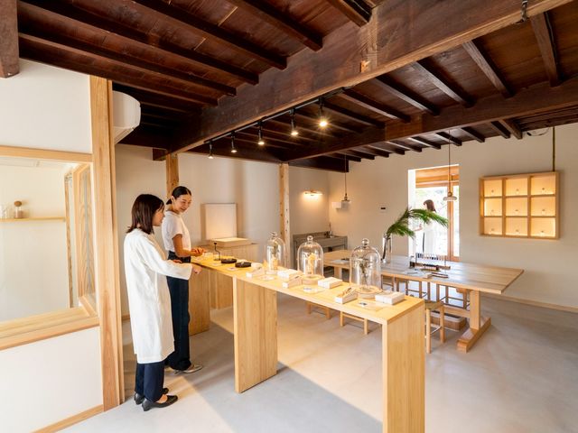 出雲の森で採れた天然のヒノキやクロモジのアロマを使用したあなただけのお守り香水を作ってください_出雲きよら