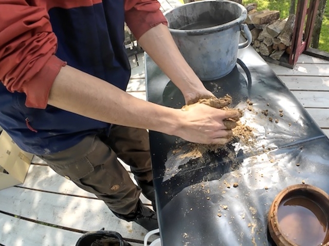 北海道の土を使って、イマジネーションをふくらませながら土器作りを楽しめます!_株式会社サムライヒーロー
