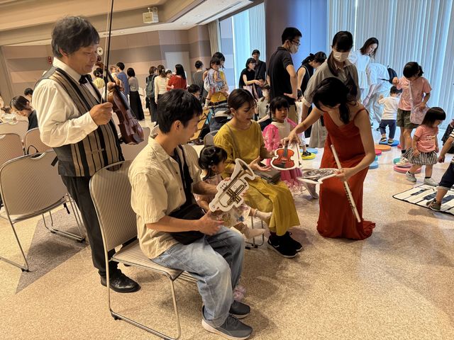人気の演奏者との記念撮影コーナー_日立システムズホール・アンフィニシアター仙台