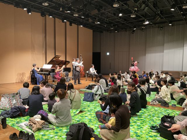 シート席で安心_宮地楽器ホール・アンフィニシアター小金井