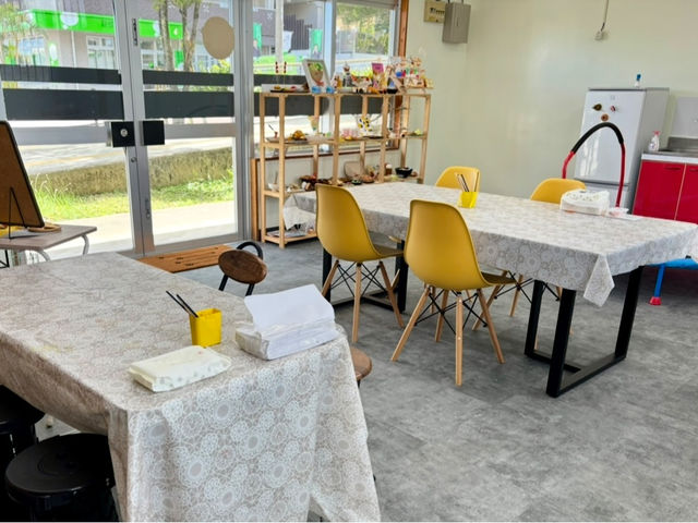 店内_沖縄食品サンプルかにかまくーぴー