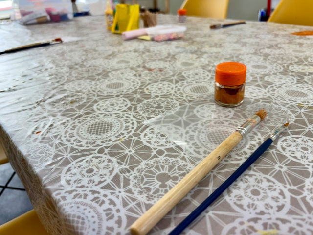 制作風景_沖縄食品サンプルかにかまくーぴー