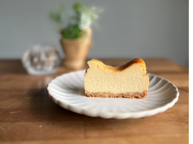 不定期でチーズケーキの販売あり。_.lagoon 20