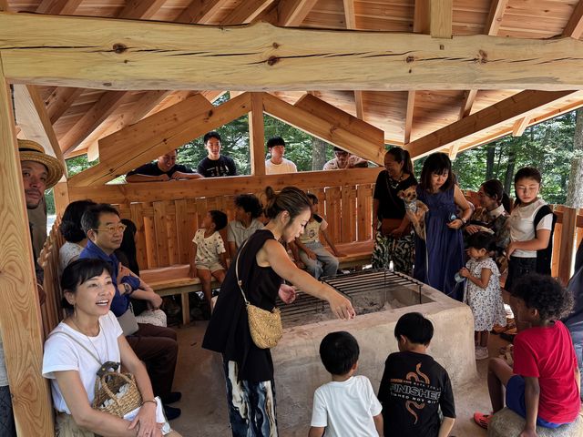 囲炉裏小屋 かぶとむし_神社の杜のワーキング・プレイス 8MATO
