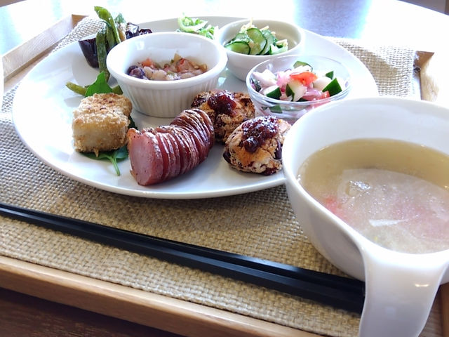 アロマ体験に合わせてランチの御予約も如何でしょうか?
ヴィーガンプレート1500円になります。_クス・クシュ