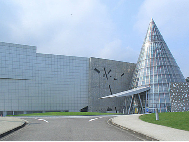 外観
_総合科学博物館・アンフィニシアター愛媛