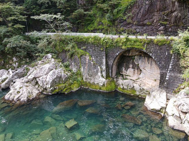 釜ヶ谷桟道(かまがたにさんどう)_日本遺産中芸ゆずと森林鉄道ガイド会