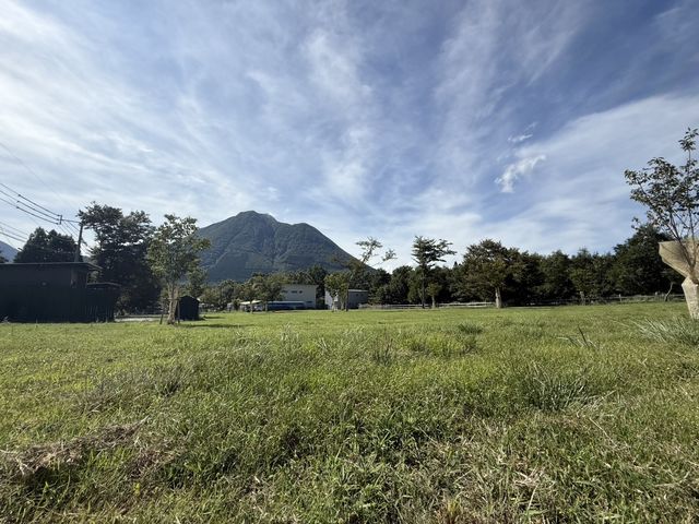 場内は区画分けなくご到着次第自由に設営していただいて構いません。_湯布院 塚原高原 AUTO VILLAGE(オートヴィレッジ)